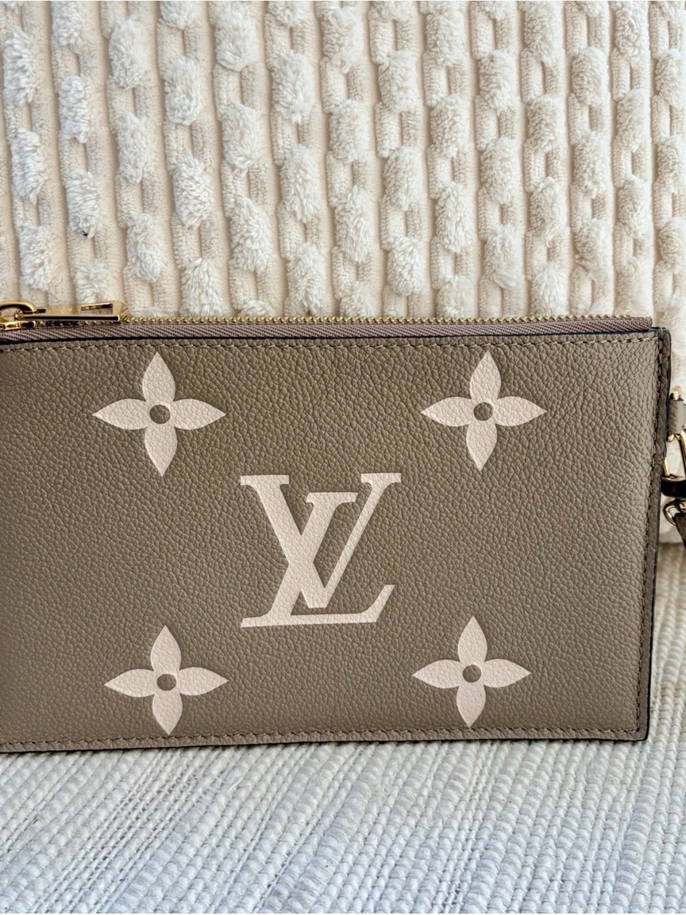 Louis Vuitton Monogram Giant Bicolor Cream Empriente Turtledove Pochette Neonoe